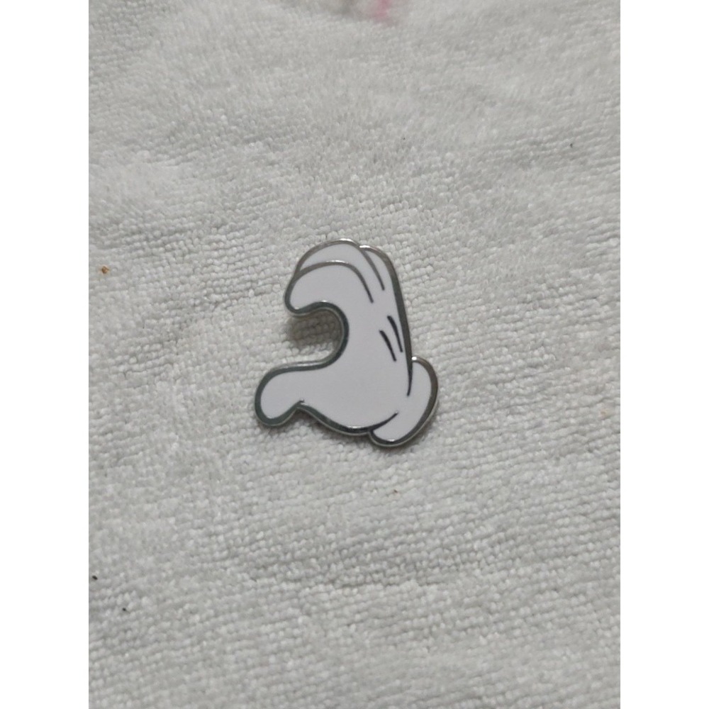 Disney Parks Trading Pin 2018 Heart Hand Series Edition Right Hand Authentic